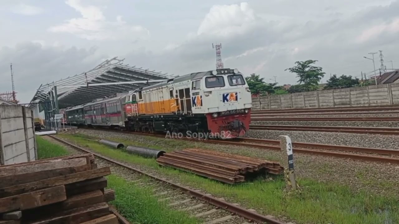 HUNTING KEBERANGKATAN KERETA API PARAHYANGAN FAKULTATIF DI STASIUN PURWAKARTA ‼️