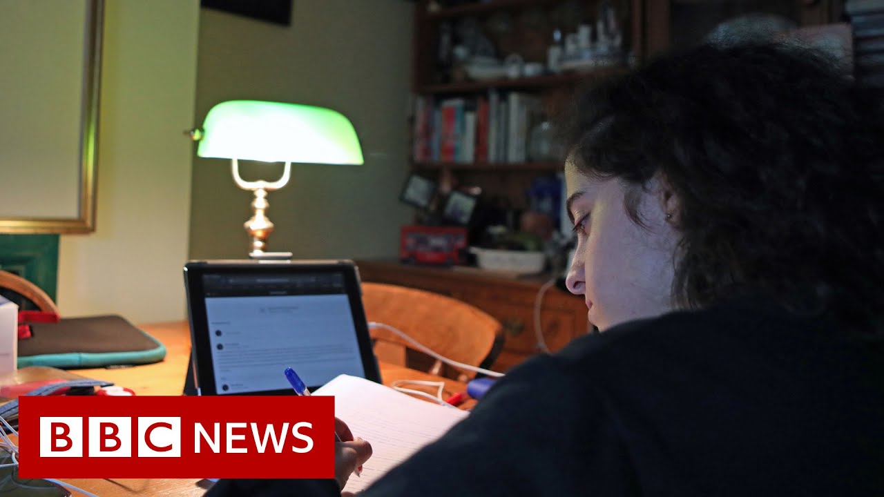 Is university worth the money in lockdown? - BBC News