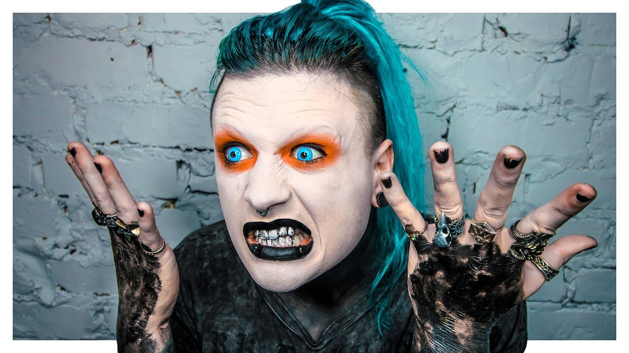 GOTHS ARE JUST NORMAL PEOPLE!!