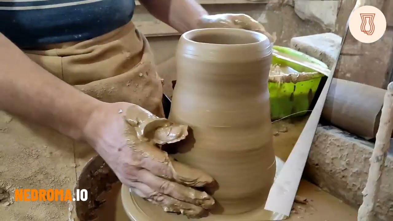 Vidéo de poterie de la ville de Nedroma#ندرومة #الجزائر #ثراث #artisanat #artisans #histoire