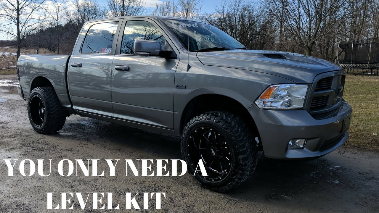 Диски Motometal 962 20x12 на Dodge Ram 1500 с заниженной подвеской.