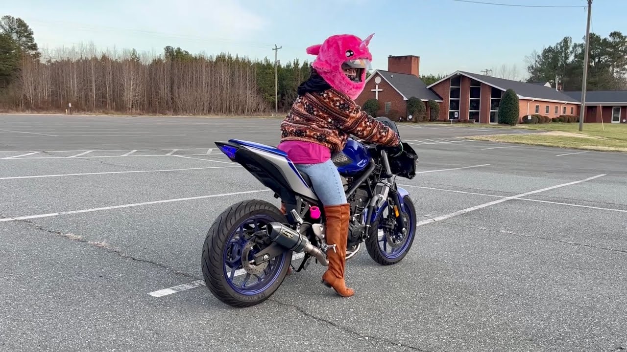 🥶 Wife Rides her Motorcycle in FREEZING WEATHER