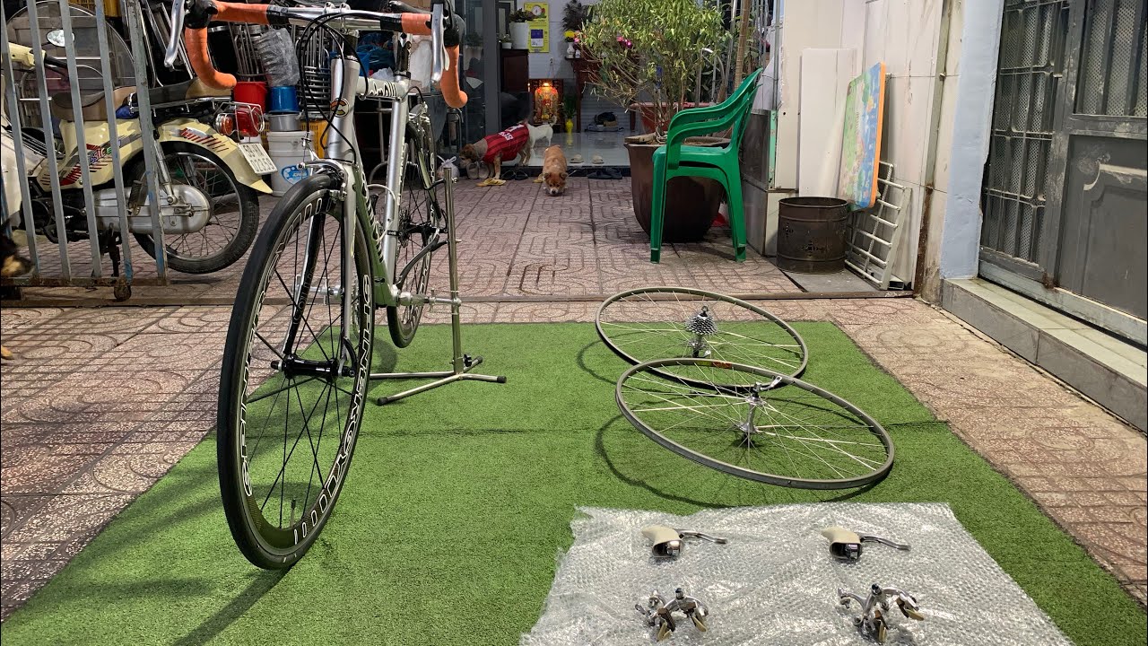 (30/1) Xe đạp road Cinelli, bộ tay, ngàm thắng, bộ bánh của Ý: lh(0338484135)