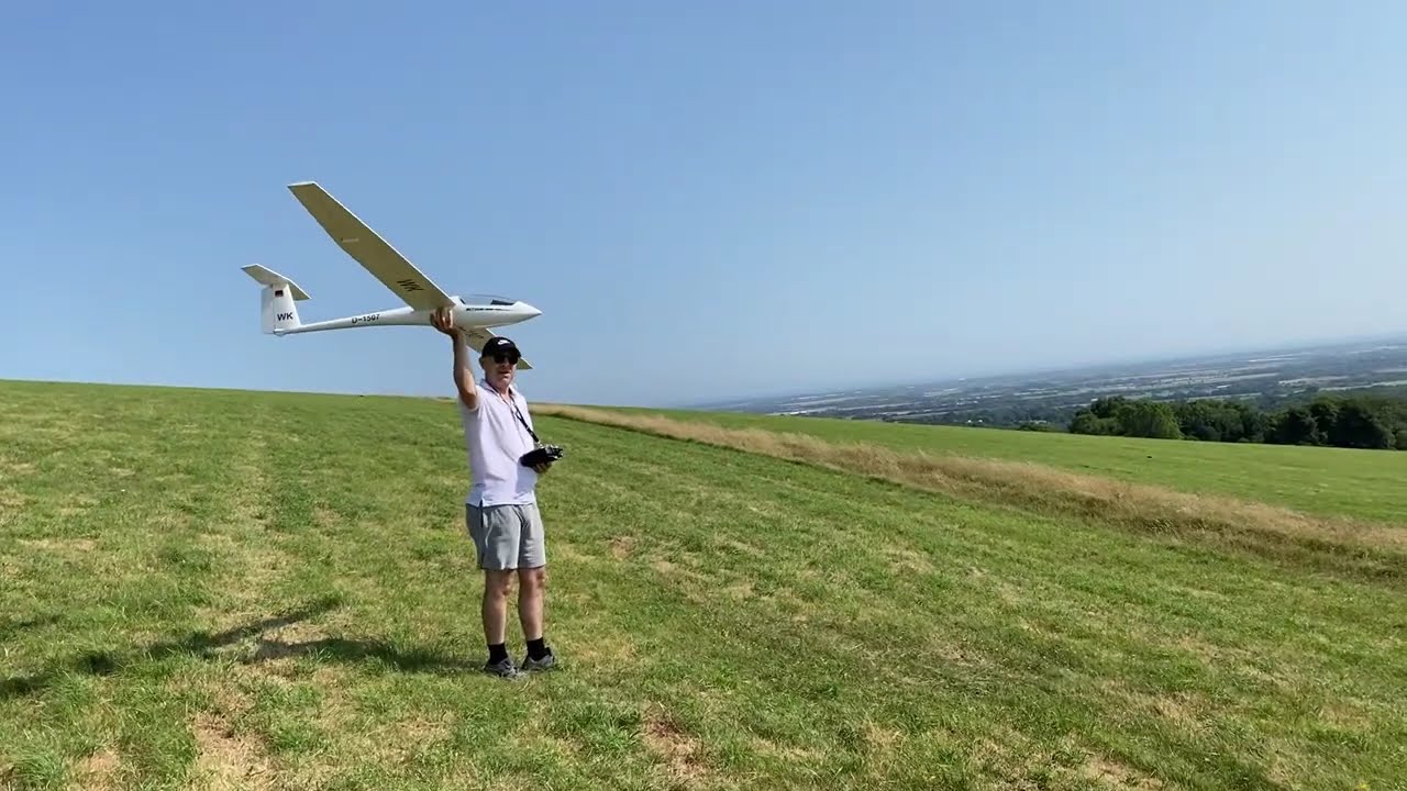 RC Slope Soaring Rippin ASW 19 at The Trundle 02/08/24