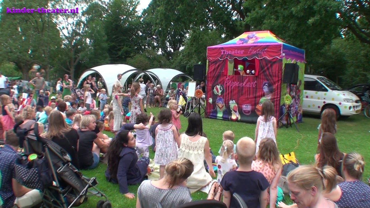Poppenkast in de buiten lucht? Ons buitentheater komt bijna overal!