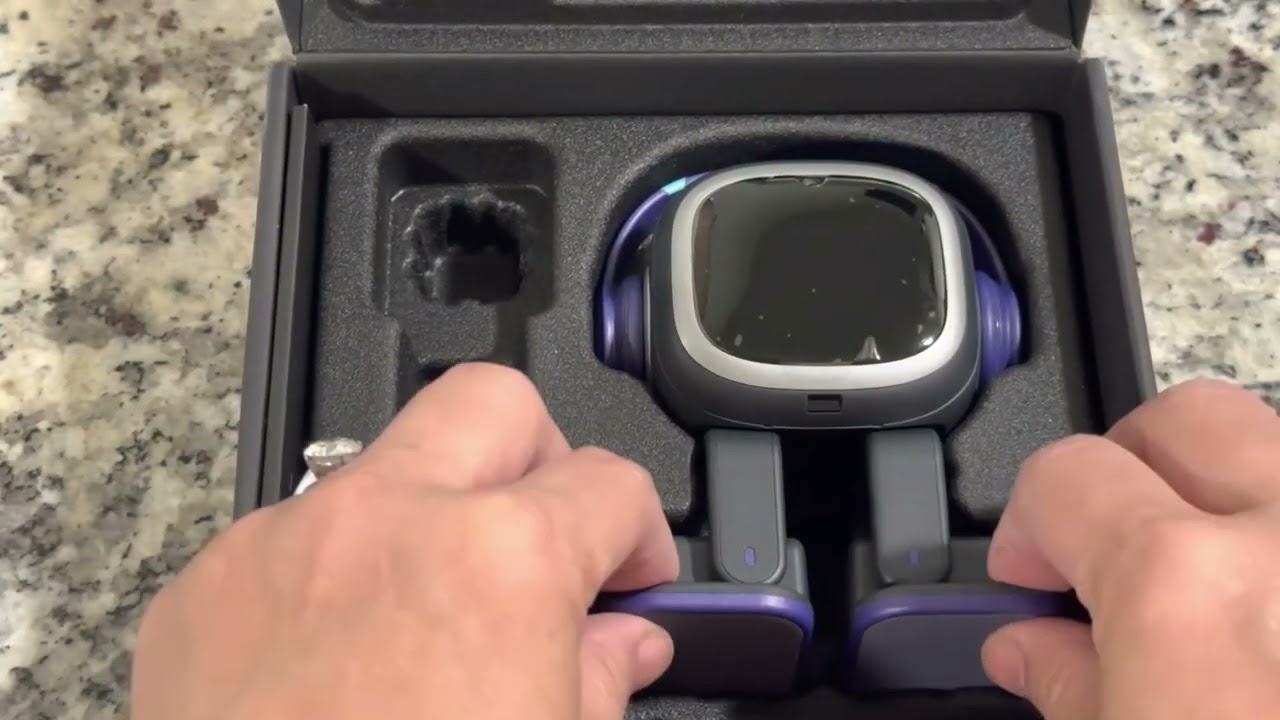 Unboxing EMO Pet Desktop Pet | Ai Living | Dancing Robot | 11-28-2023