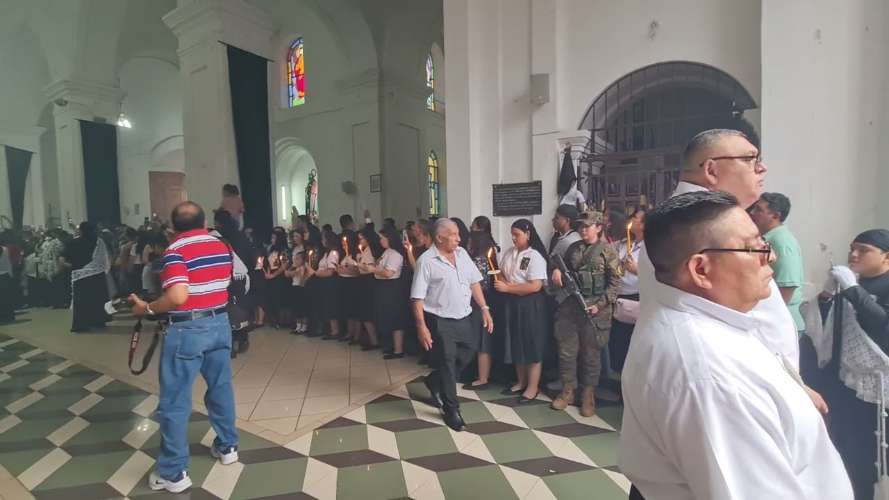 Salida del Santo Entierro Viernes Santo 1era Parte