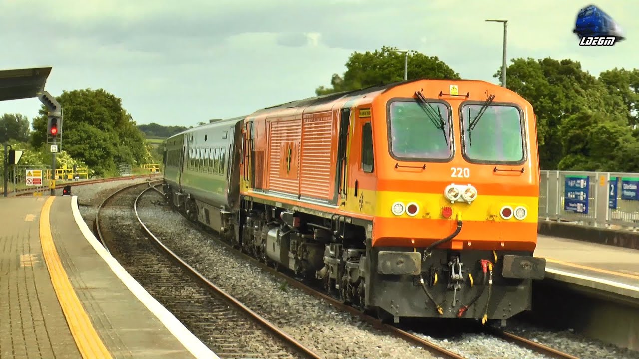 Irish Trains in Portarlington Station  🚂🚆🚄 Trenuri Irlandeze în Stația Portarlington - 02 June 2025