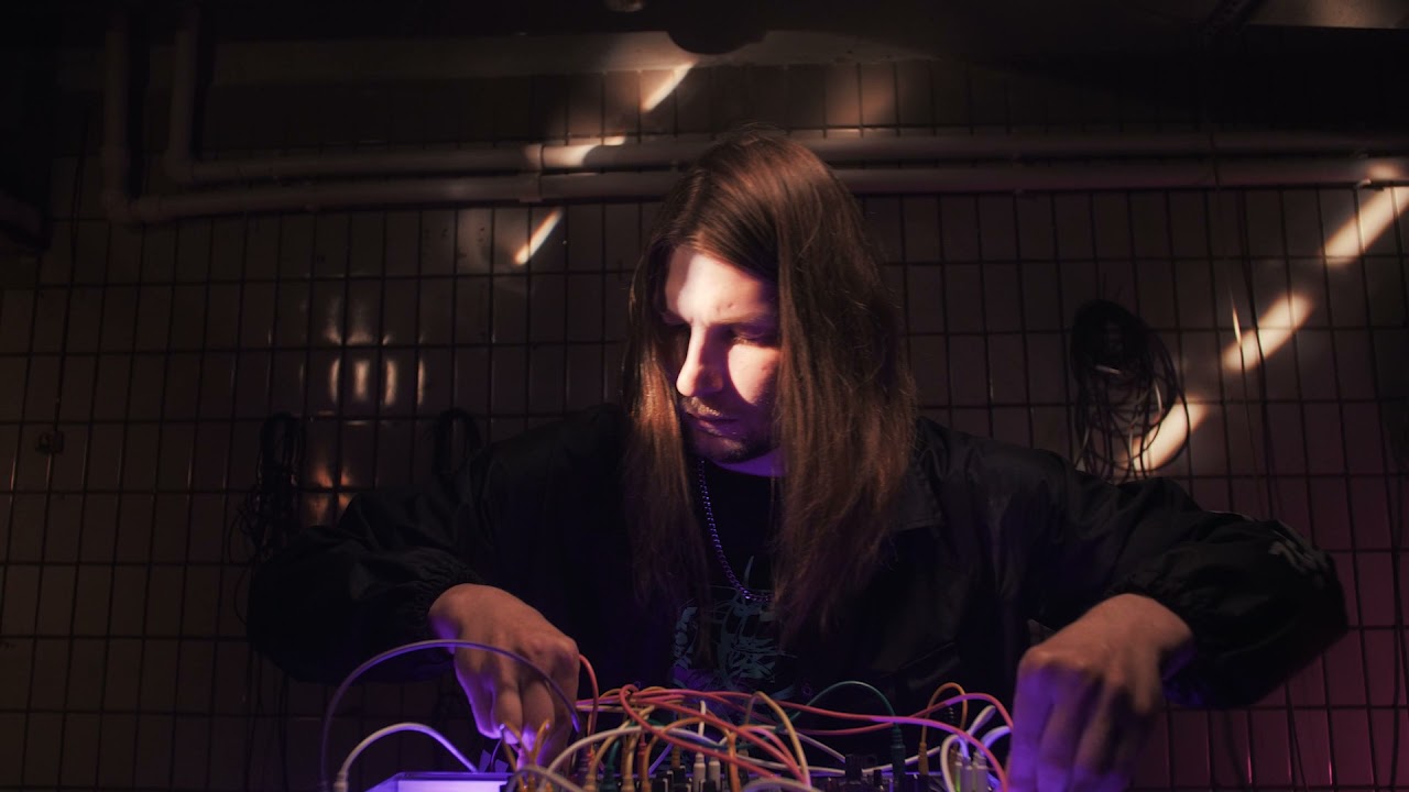 𝖉𝖎𝖌𝖎𝖙𝖆𝖑 𝖒𝖔𝖘𝖘 - 𝕳𝖊𝖉𝖊𝖗 live at Fabrika }} eurorack modular / live