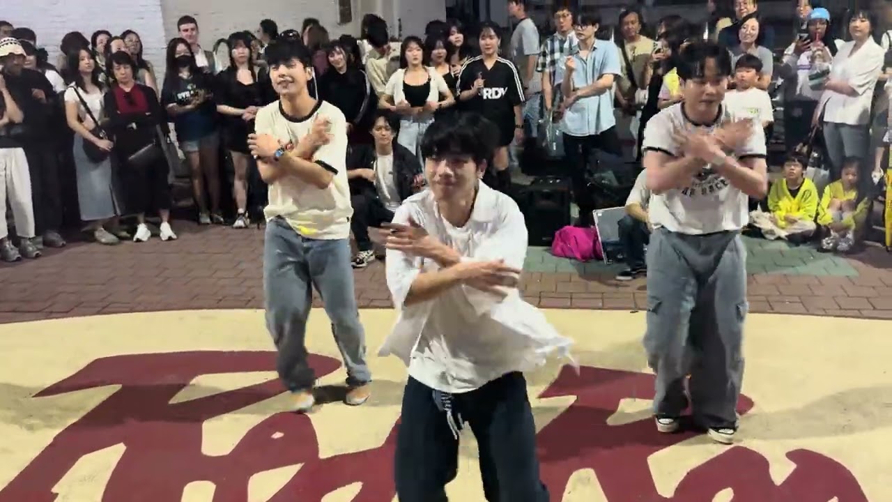 HONGDAE K-POP DUO BUSKING (HAF High Altitude Flight) - [BOYNEXTDOOR] 123-78