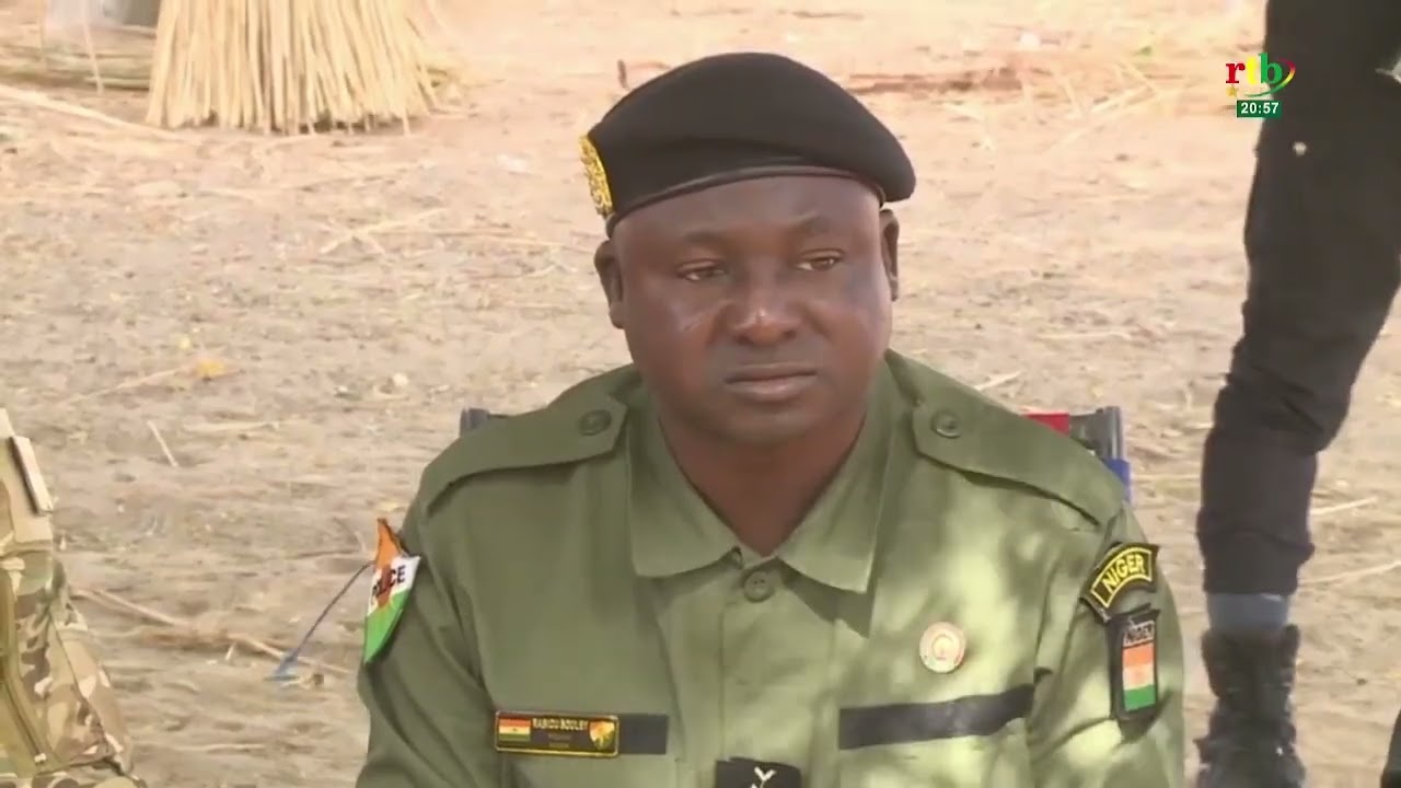 Le Gouverneur de la région de Dosso en visite dans les départements de Tillabéri et de Djodjo