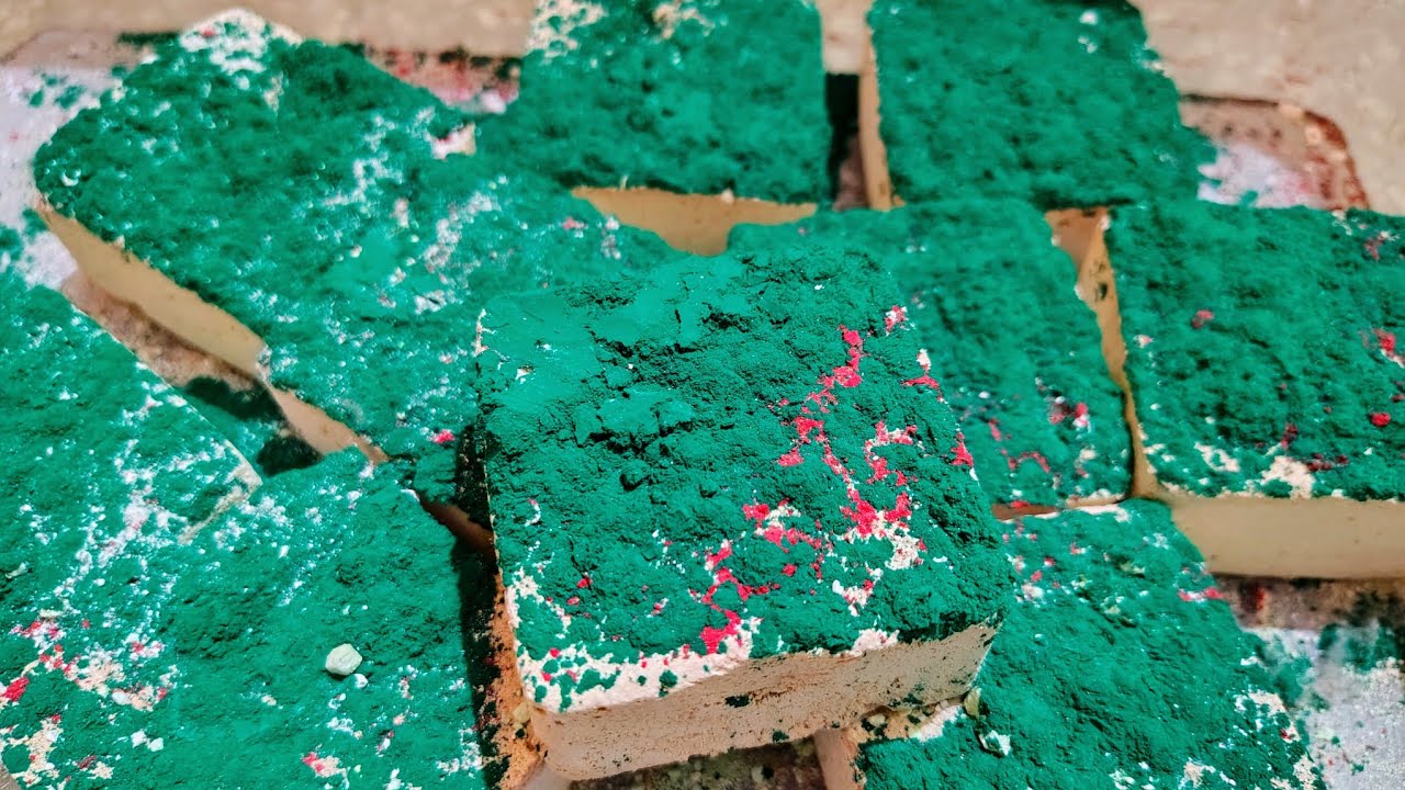 Crispy blocks with holi powder | gymchalk