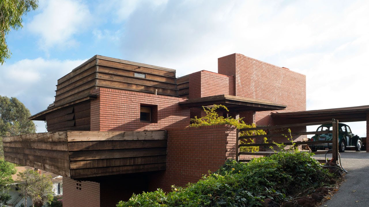 This Frank Lloyd Wright House Is on the Market | Fortune