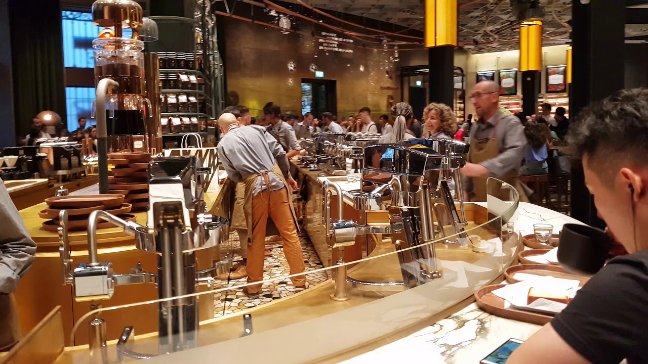 Starbucks Reserve Roastery Milano. 5 minuti di piano sequenza
