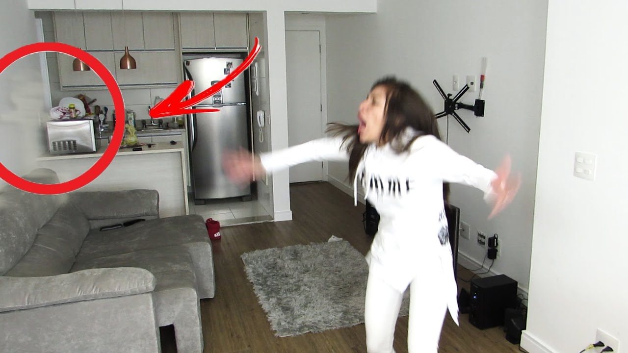 TEM UM DEMONIO NA MINHA CASA?