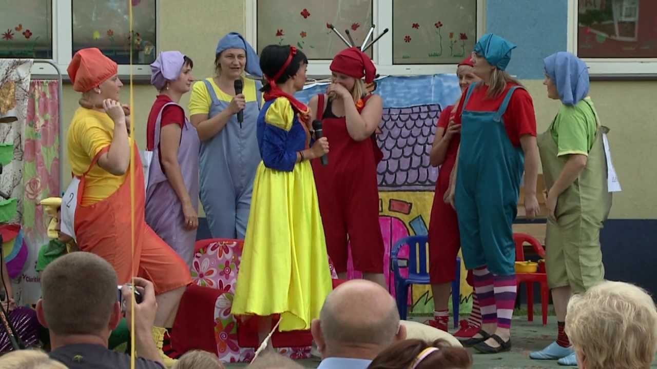 Piknik rodzinny w Mykanowie - występ wychowawców