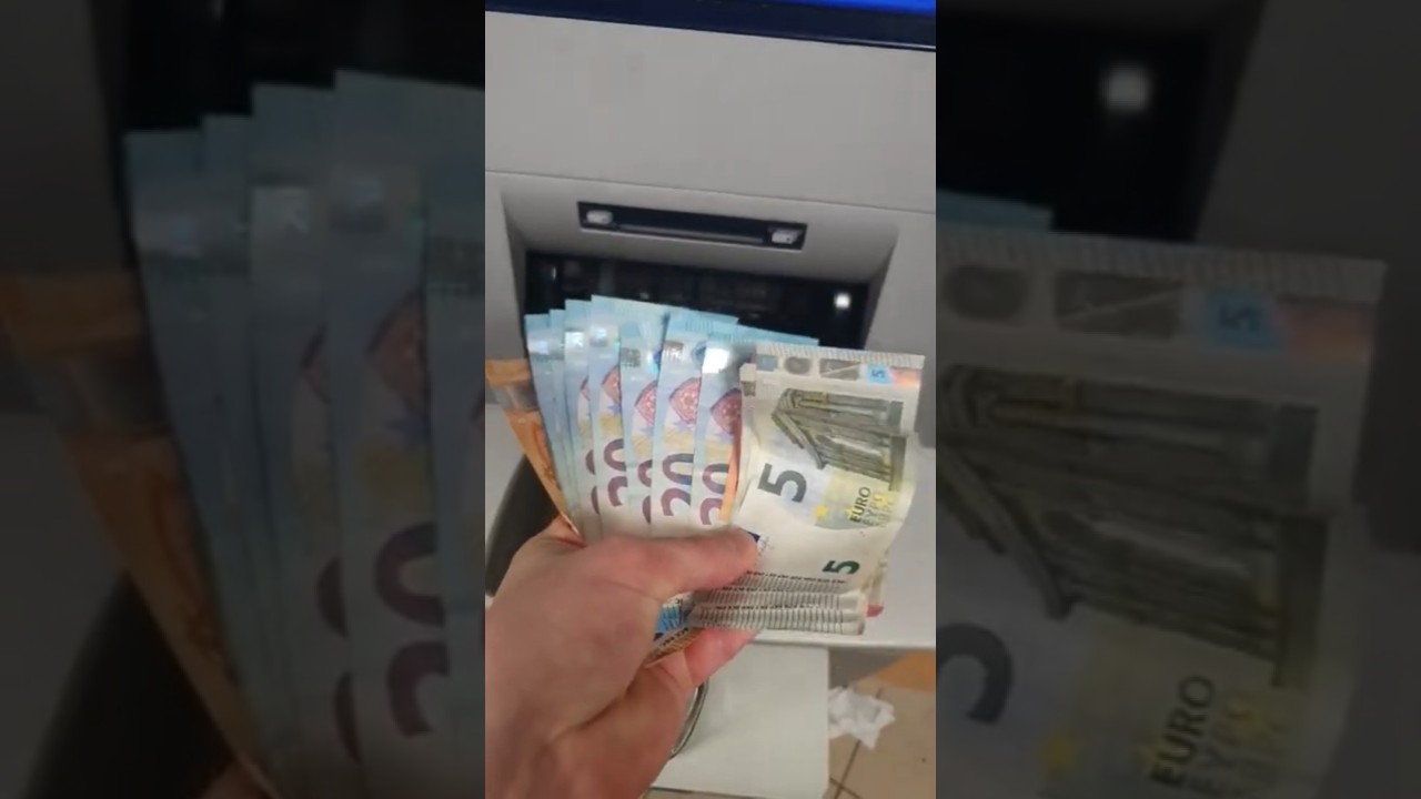 Wpłata got&oacute;wki w bankomacie w Finlandii. Jak oszczędzać pieniądze #oszczędzaniepieniędzy #inwestowanie #monety #bankomat #przepływ got&oacute;wki #pieniądze
