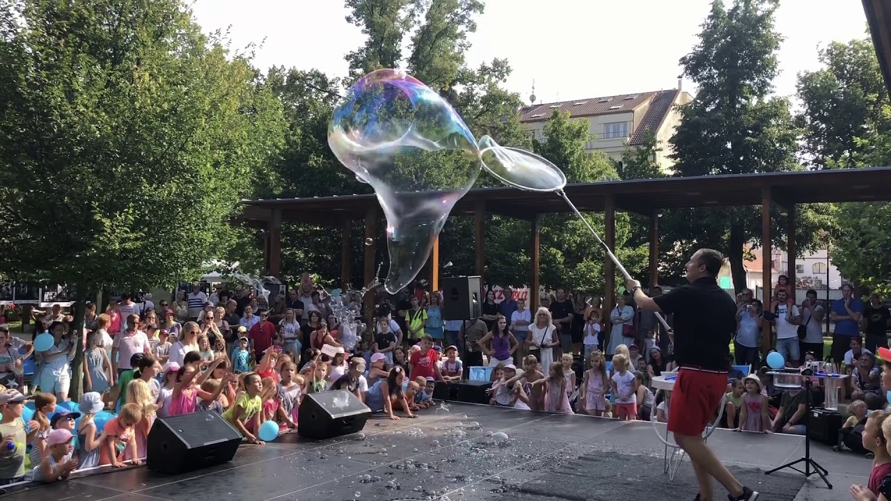 Bubble Show - Matěj Kodeš - outdoor performance