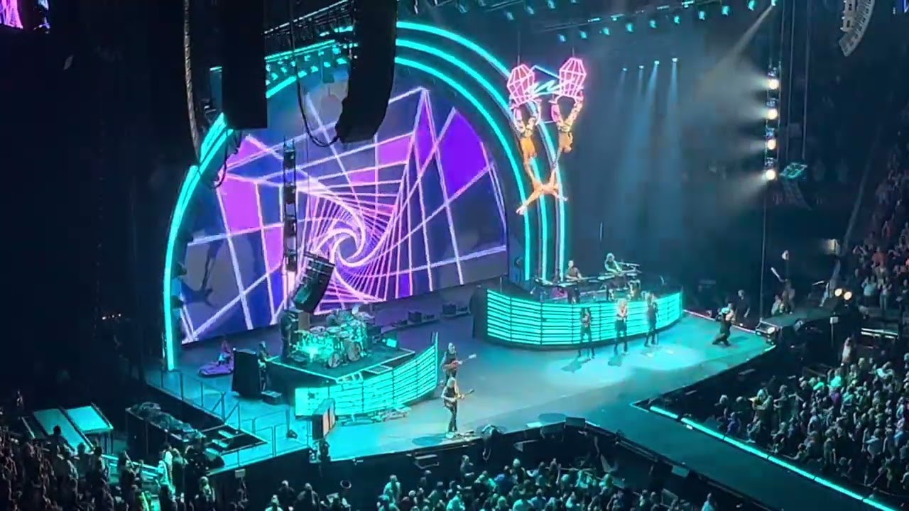 Pink Live - Get The Party Started - Raise Your Glass - Kansas City 2023