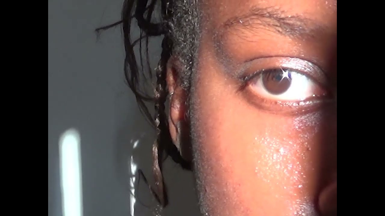 BLUEBERRY EYES  (VOICE MEMO)