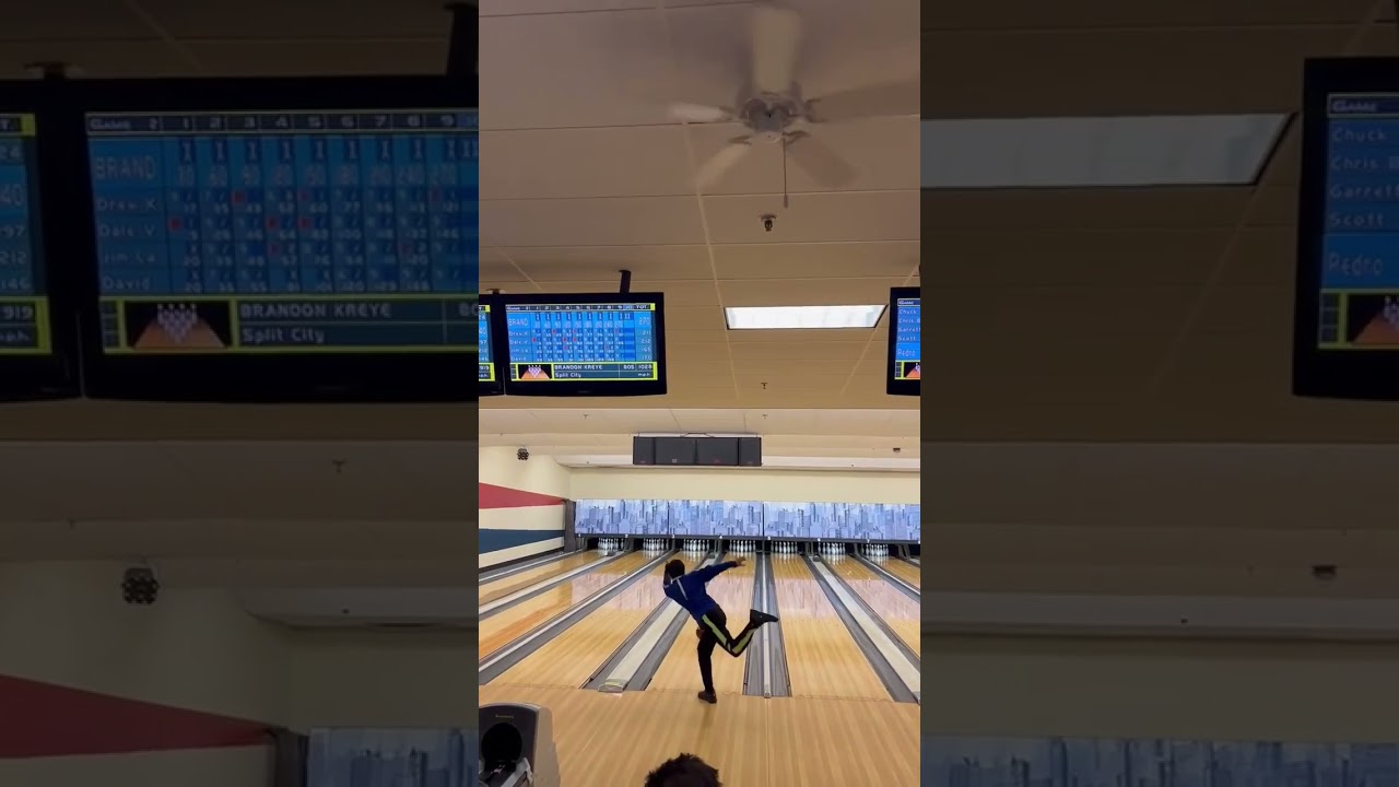 Sanctioned 300 #6 with the hammer black widow 2.0 hybrid @HammerBowling #teambrunswick