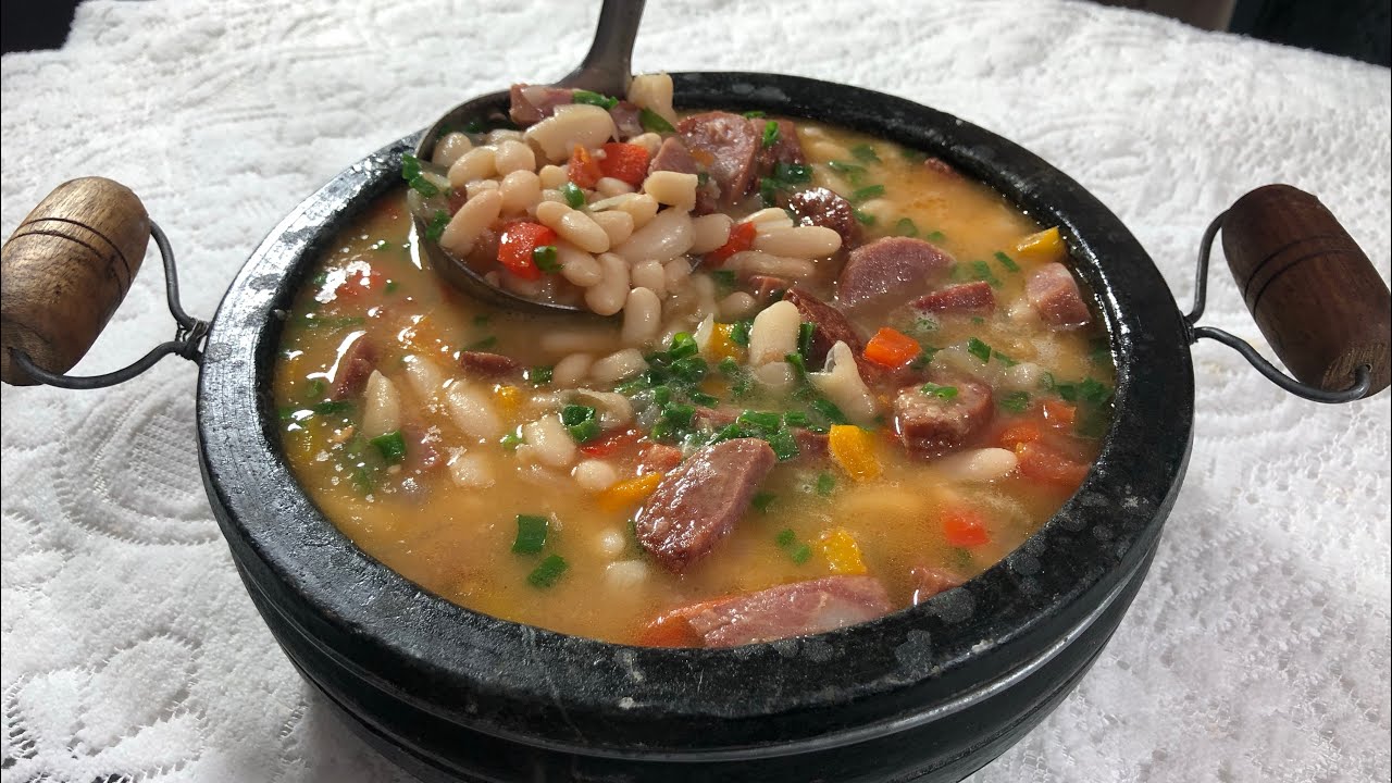 FEIJÃO BRANCO COM CALABRESA