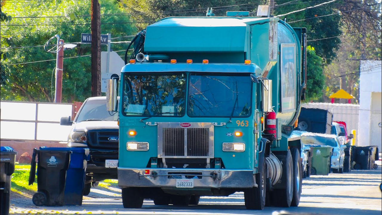 L.A. Sanitation 2009 Peterbilt 320 Elliptical Amrep ASL