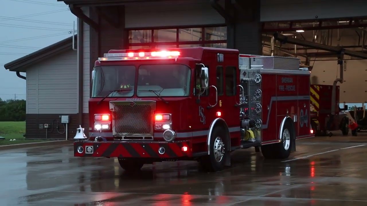 (First Catch) Sherman Fire Rescue Rescue 84 and Medic 84 responding to a MVA.