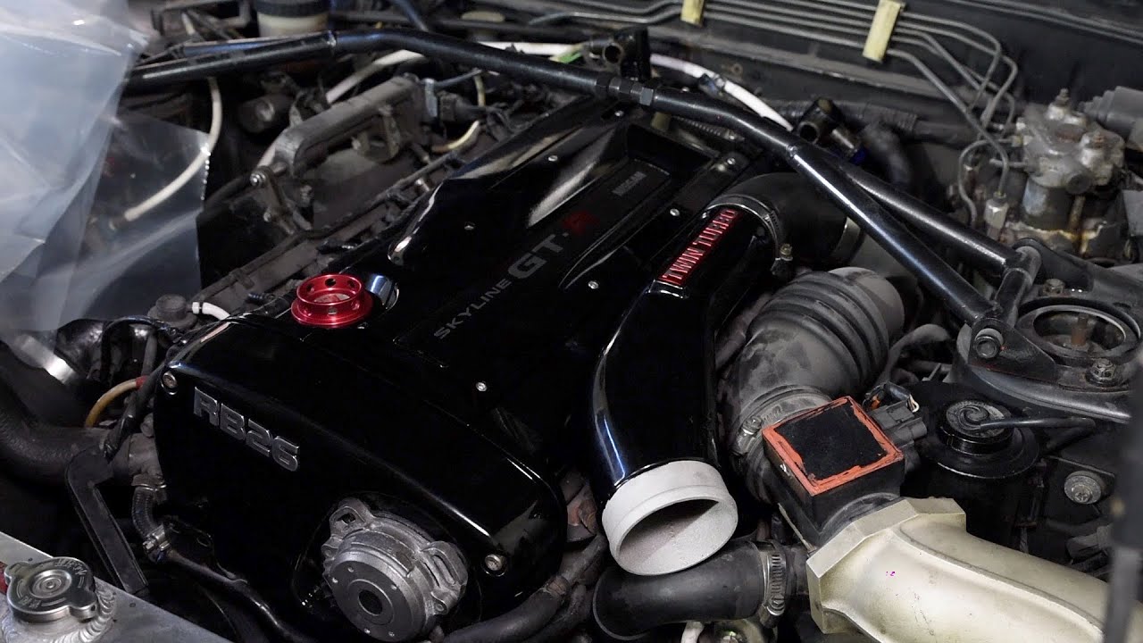 Installing Fresh RB26 Valve Covers!!