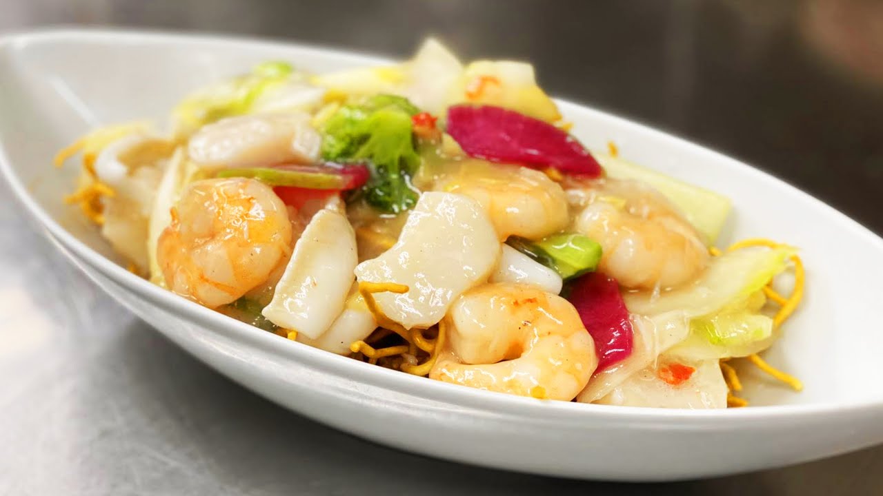 プロが作る海鮮あんかけパリパリ焼きそばの作り方　fried noodle with Seafood. 落ち込んでいる時こそ美味しいものを食べようよ。