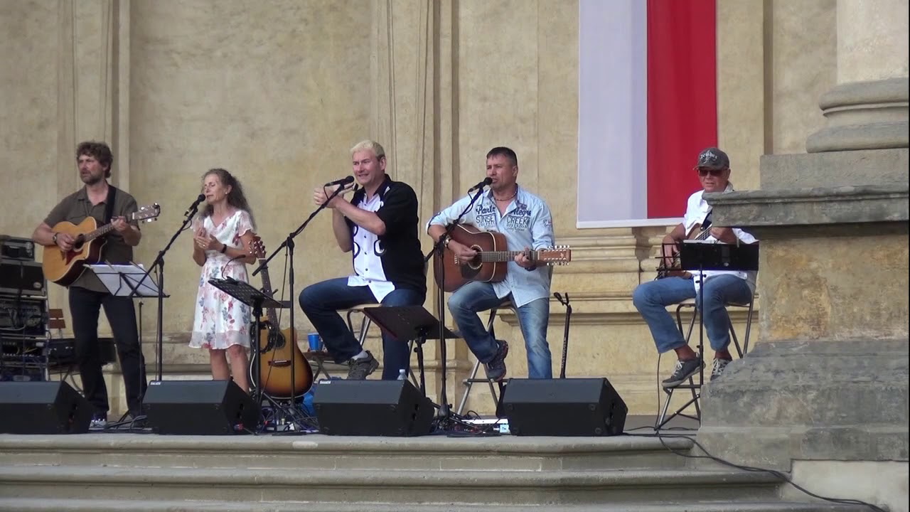 JARNÍ TÁNÍ (Brontosauři)