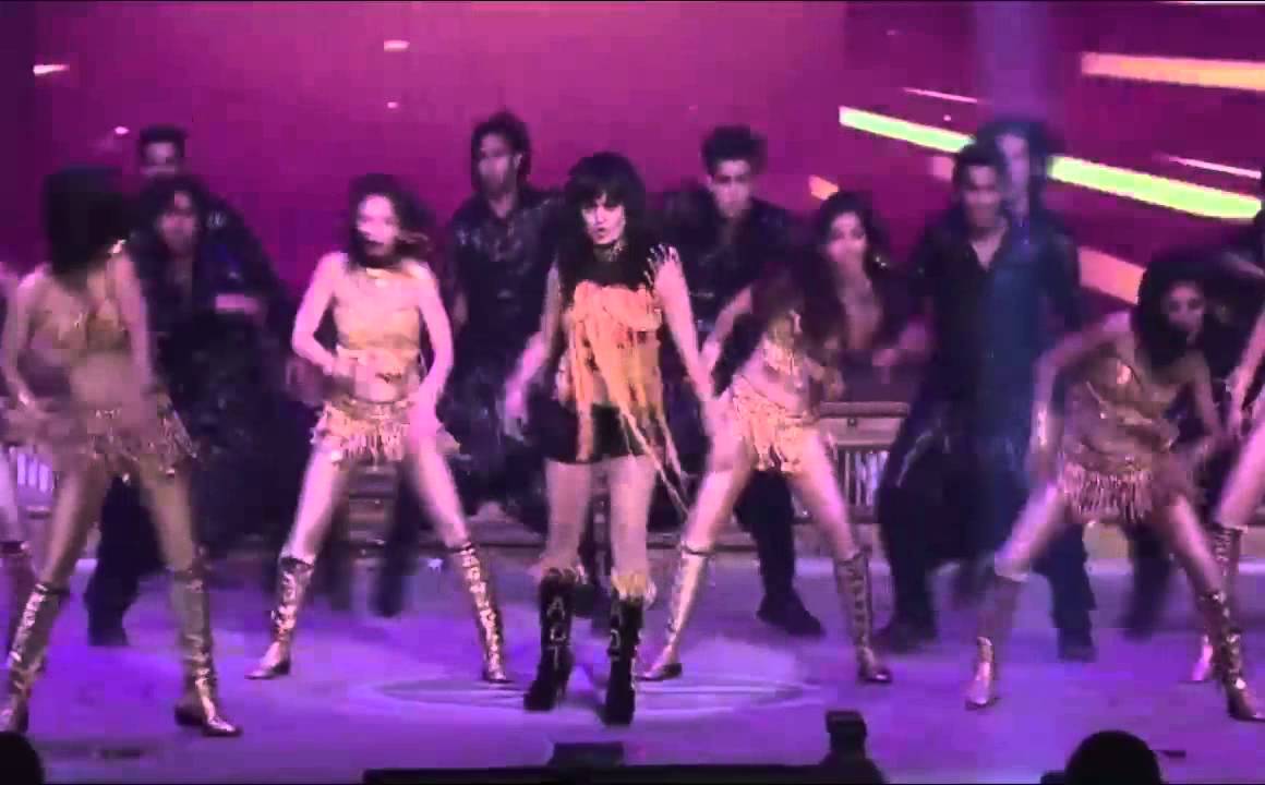 Aditi Singh Sharma performance at 6th Royal Stag Mirchi Music Awards