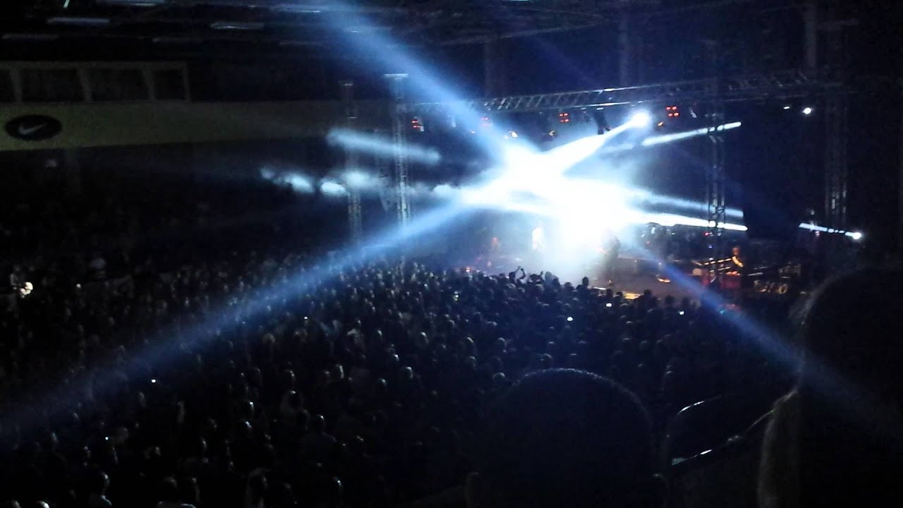 Parni valjak - LUTKA ZA BAL (Live in Celje)