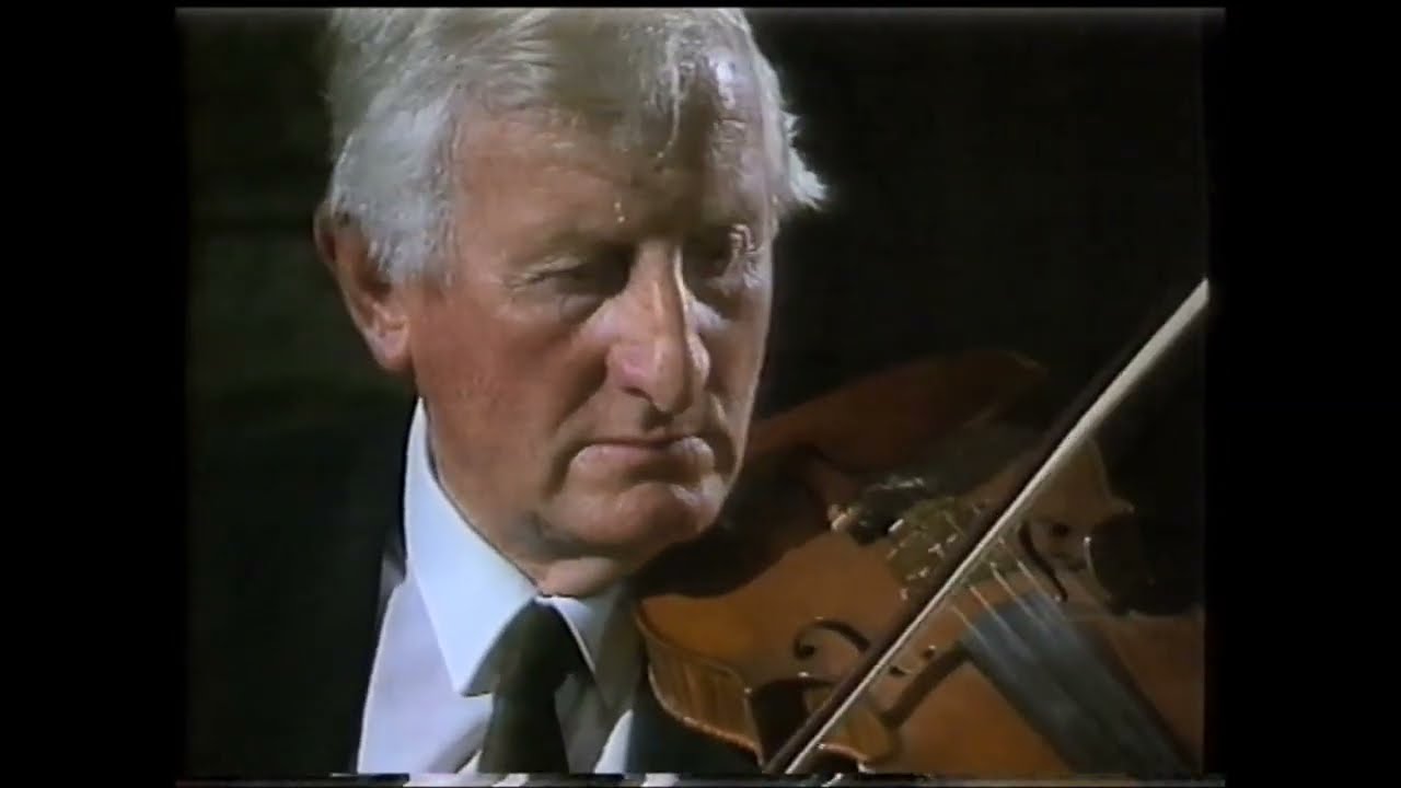 P.J. Hayes and Martin Hayes - the Maghera Reel and the Old Copperplate