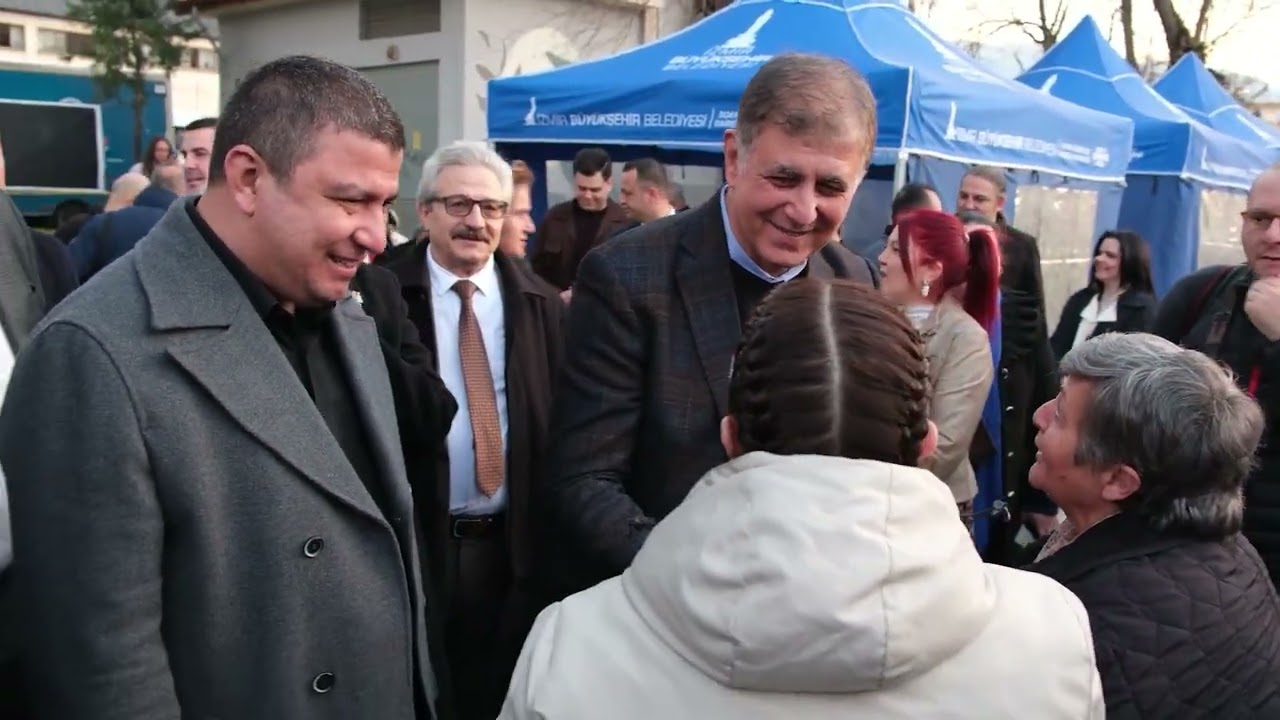 İzmir Büyükşehir Belediyesi’nin İftar Sofrası Tire’de Binlerce Vatandaşı Buluşturdu
