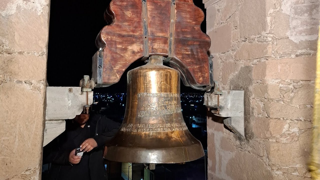 Repique de campanas parroquia del señor del encino 