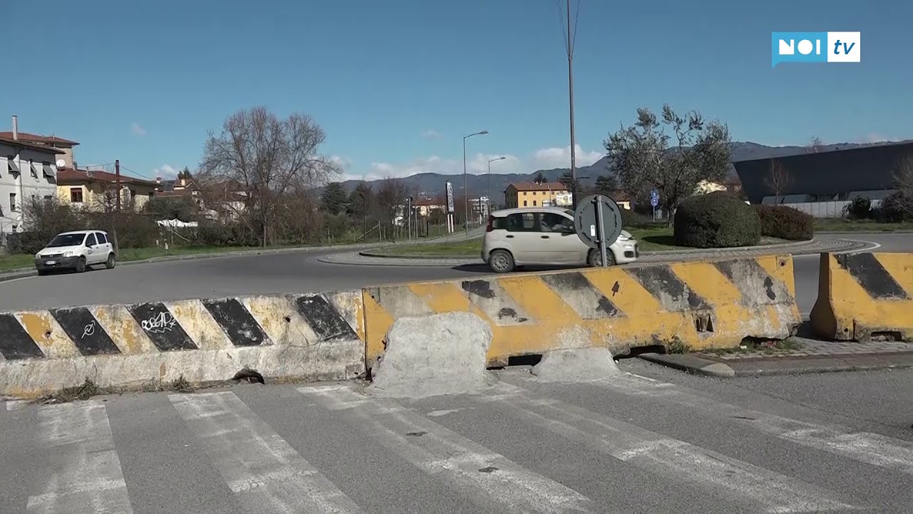 Lucca, la rotatoria più inutile del mondo... rimarrà inutile