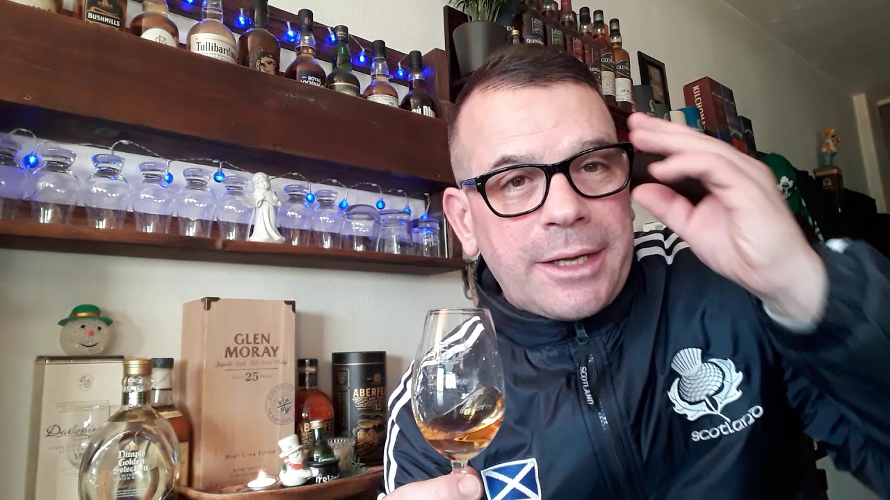 Dimple Golden Selection Bneded Scotch Whisky