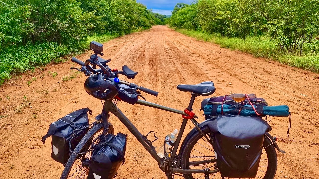 Remote Zimbabwe territory | Cycling Around The World | VLOG 31 🇿🇼