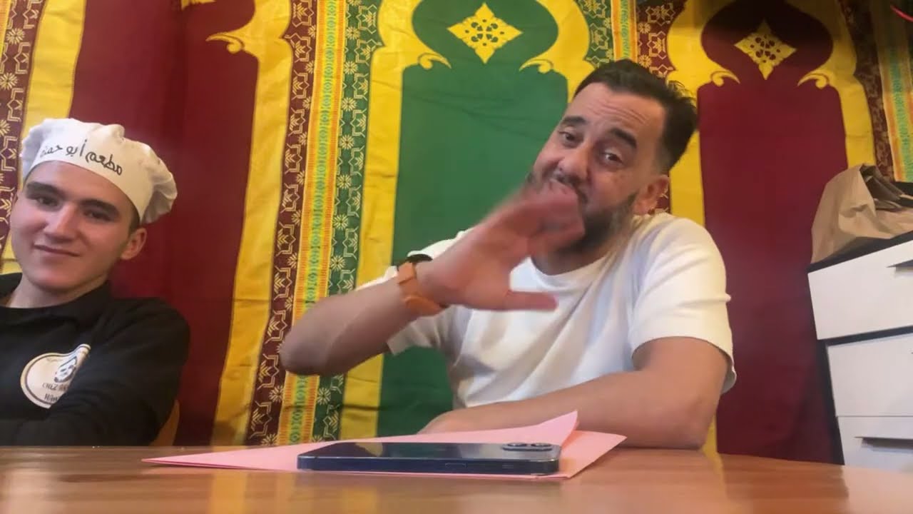 مع عمال مطعم أباحمزة (لقيتهم كلعبو ????