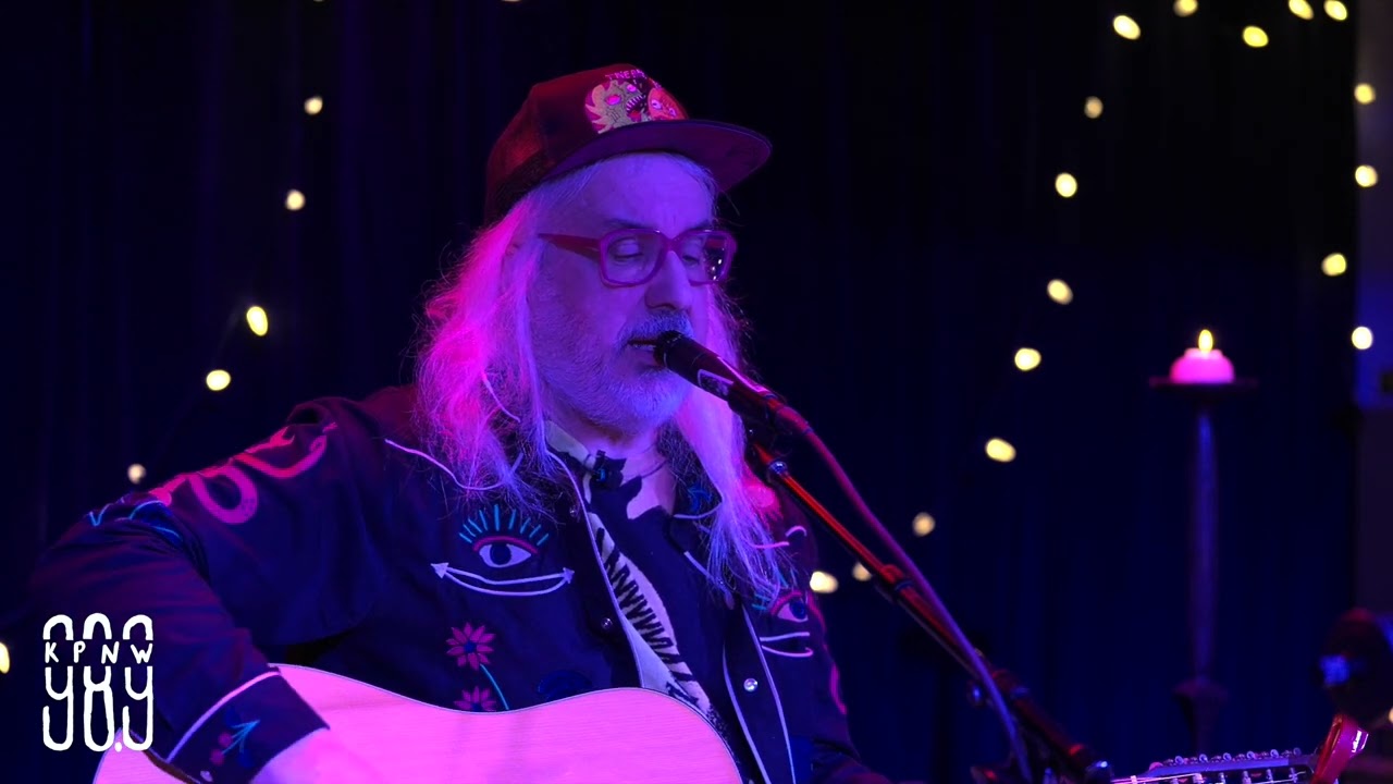 J Mascis Exclusive Live Acoustic Set: 