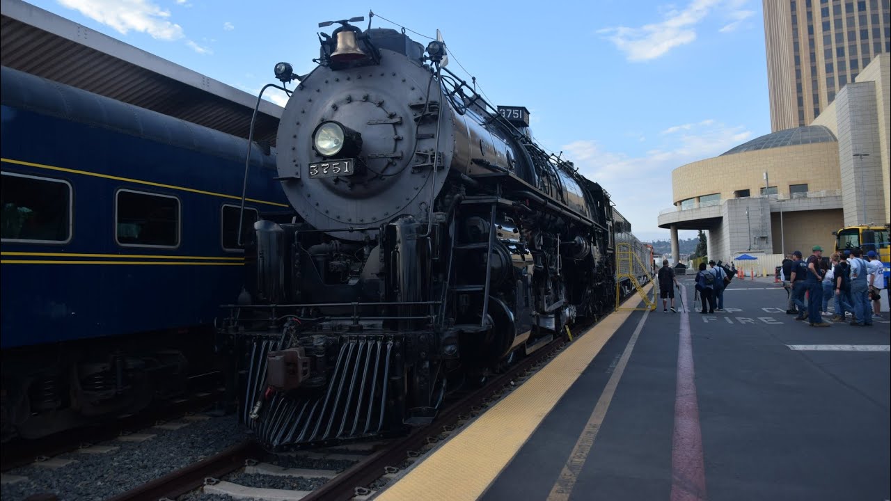 Train Festival/Rail Safety Event 2025 at Los Angeles Union Station ft ATSF #3751 & BNSF #5869