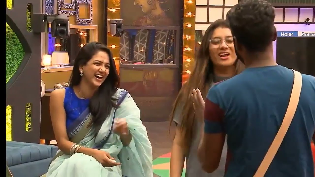 BB5 Unseen fun🤣. #priyanka teachs #amir how to pickup #pavni's mom 😂 #pavni #amir #biggbosstamil
