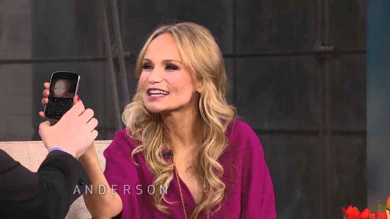 Kristin Chenoweth's Eyelash Extensions Gone Wrong