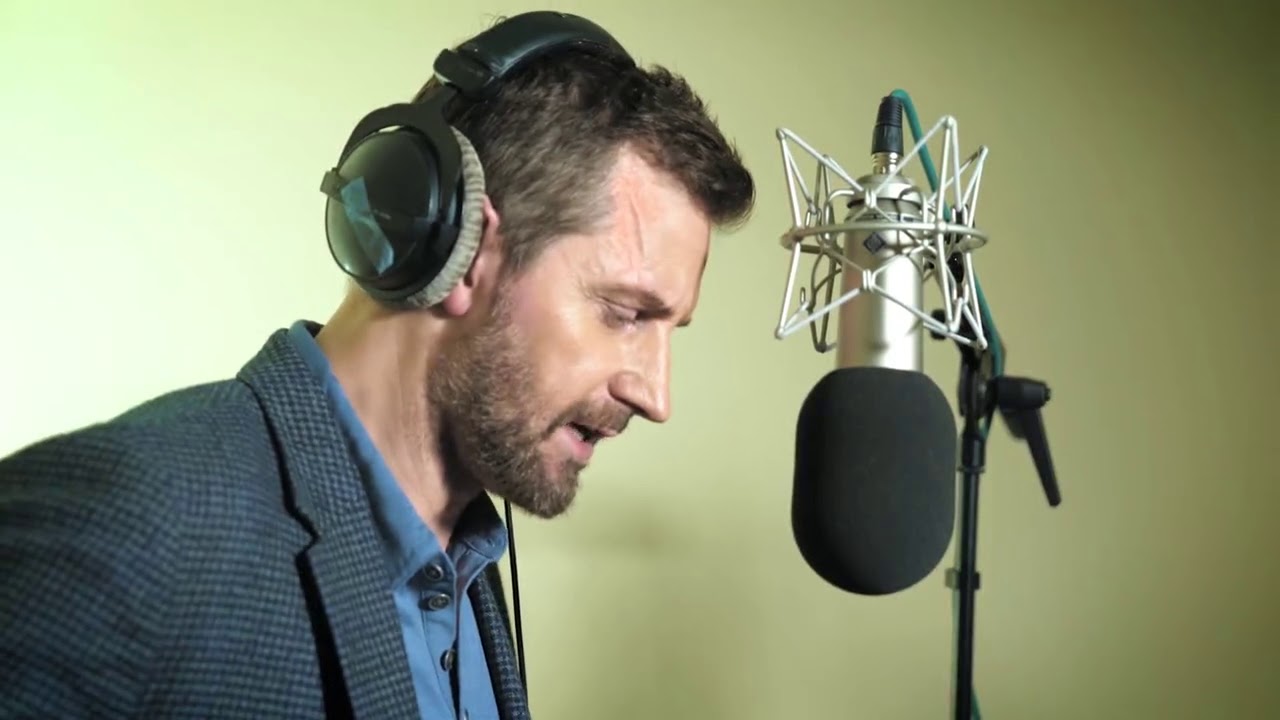 Behind the scenes with Richard Armitage as he performs 'Dr Jekyll and Mr Hyde'