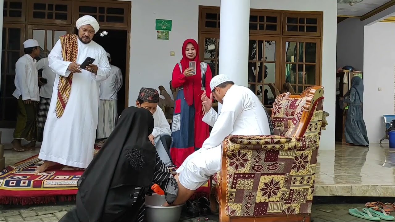 Sungkeman | Ning Ummu Hanik Denga Ra Muhammad Shofwatulloh | di Pondok Pesantren Al-Hamidiyah