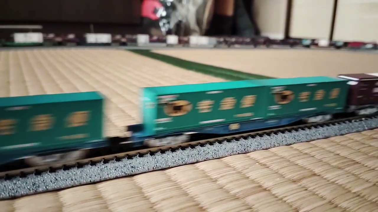 EH500．金太郎牽引、コキ30両編成、貨物列車😁