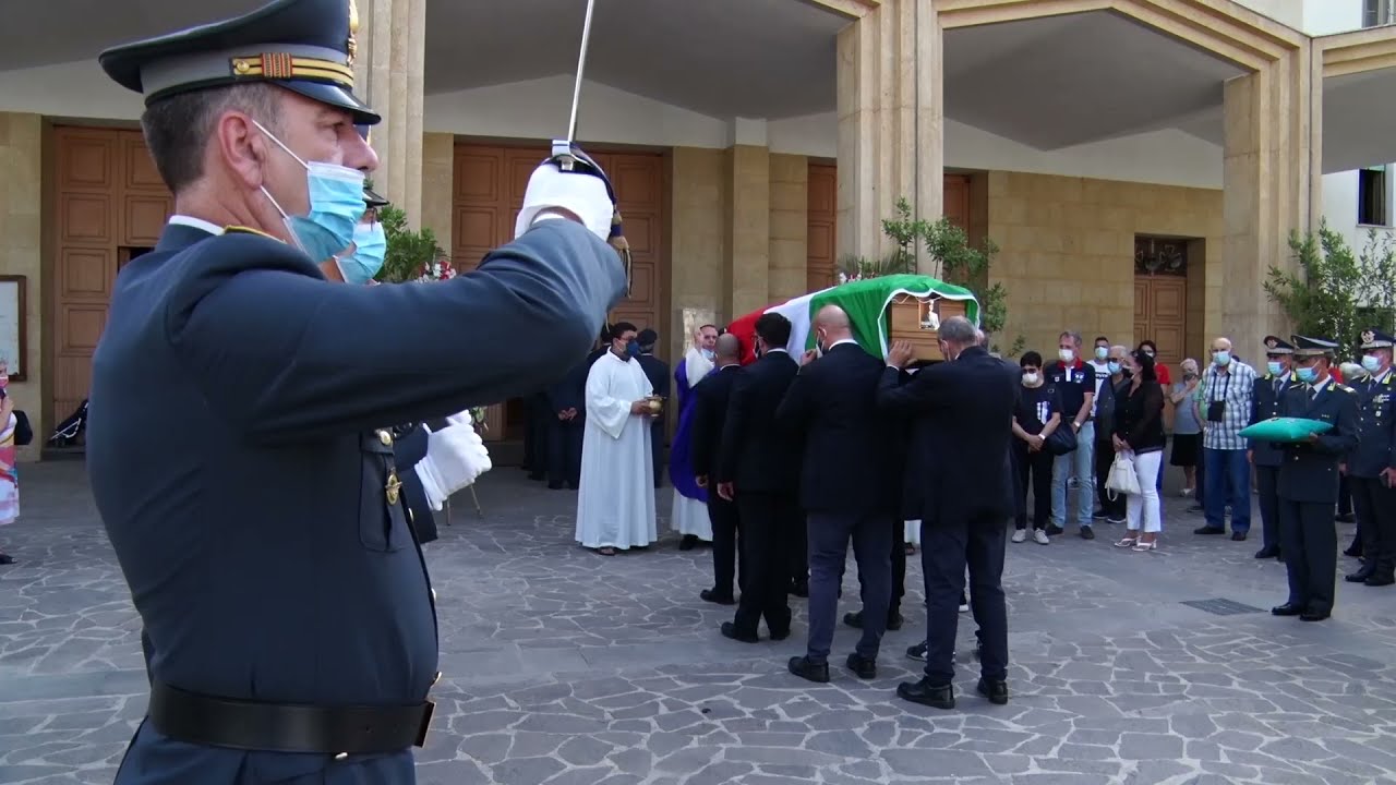 Battipaglia. Addio al 55enne Spera (App. S.CS.), gli onori militari della Guardia di Finanza