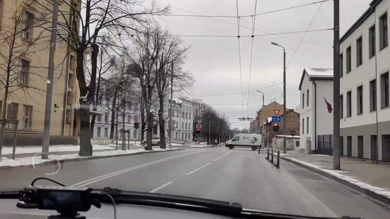 Рига, едем по Гризинькалнсу. Riga, we are driving along Grizinkalns. #riga #trips