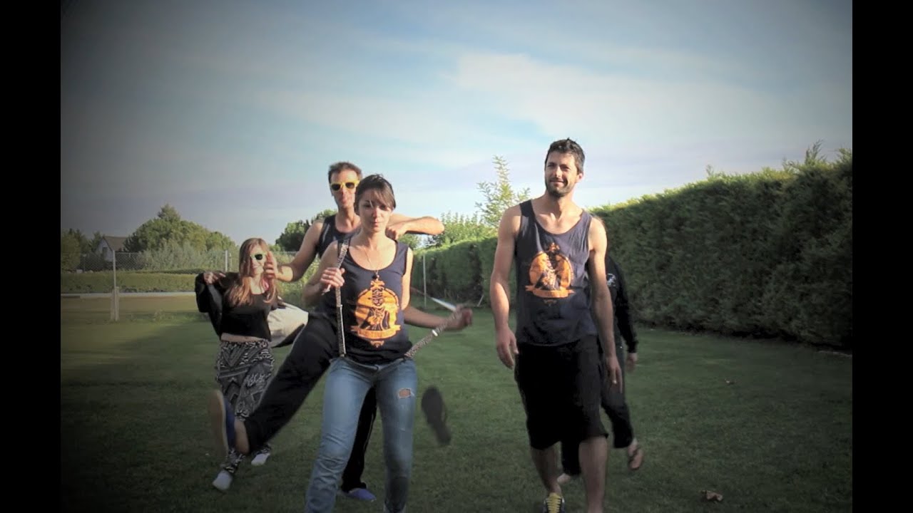 Beggin' - Los Teoporos (Clip Offichal)